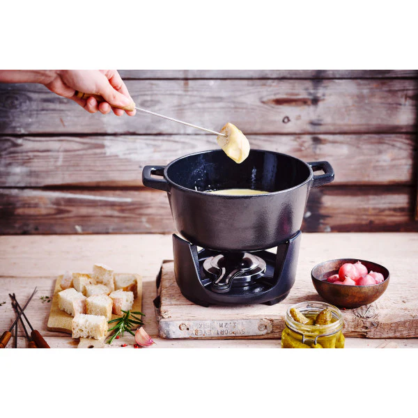 6eb3f845c0c24a4a94e1fc6599784ded 1200x1200 crop center